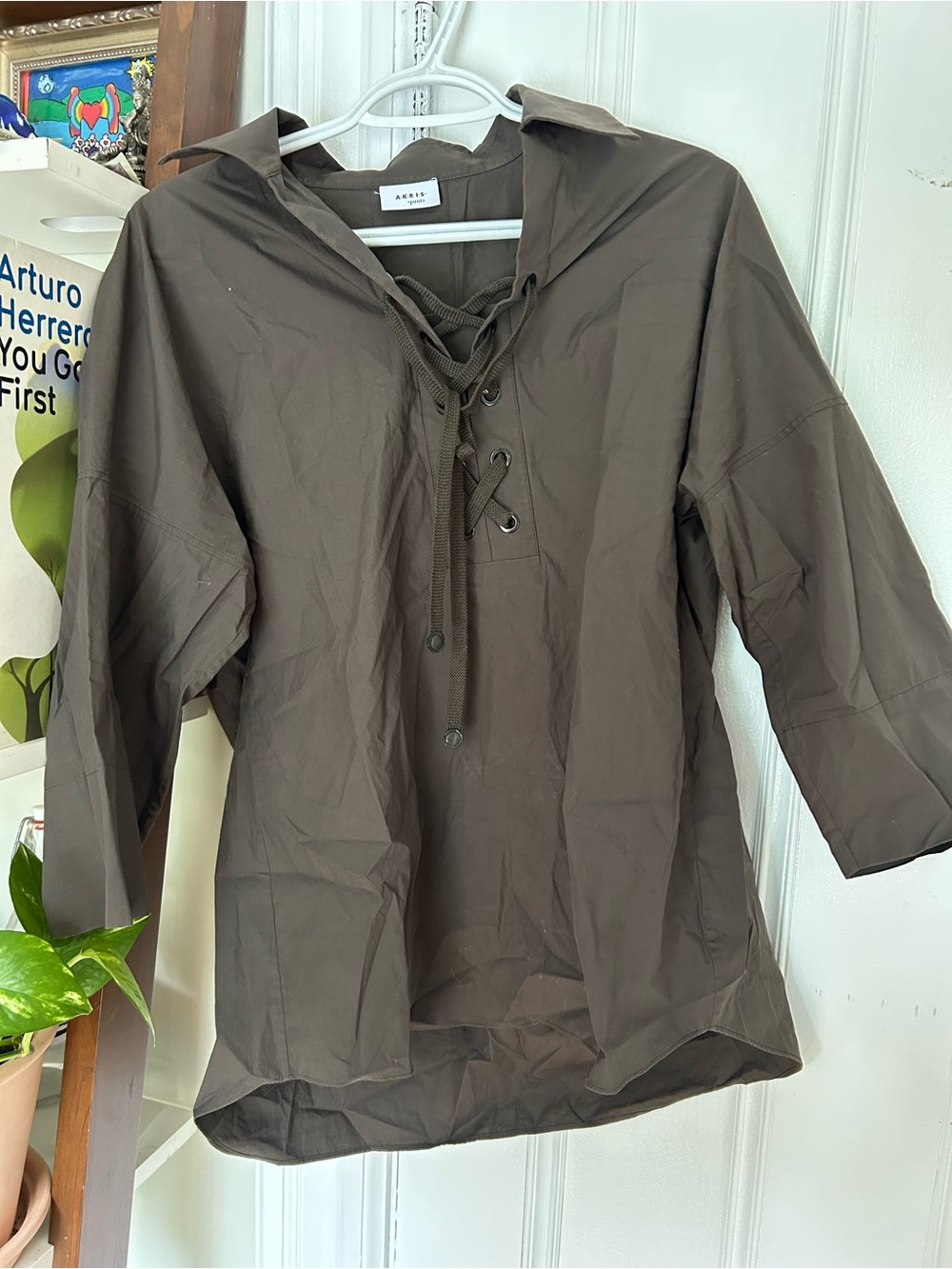 AKRIS PUNTO ARMY GREEN RING DETAIL BOWL CLOSURE 3/4 SLEEVES COLLAR NECK SZ 6 USA